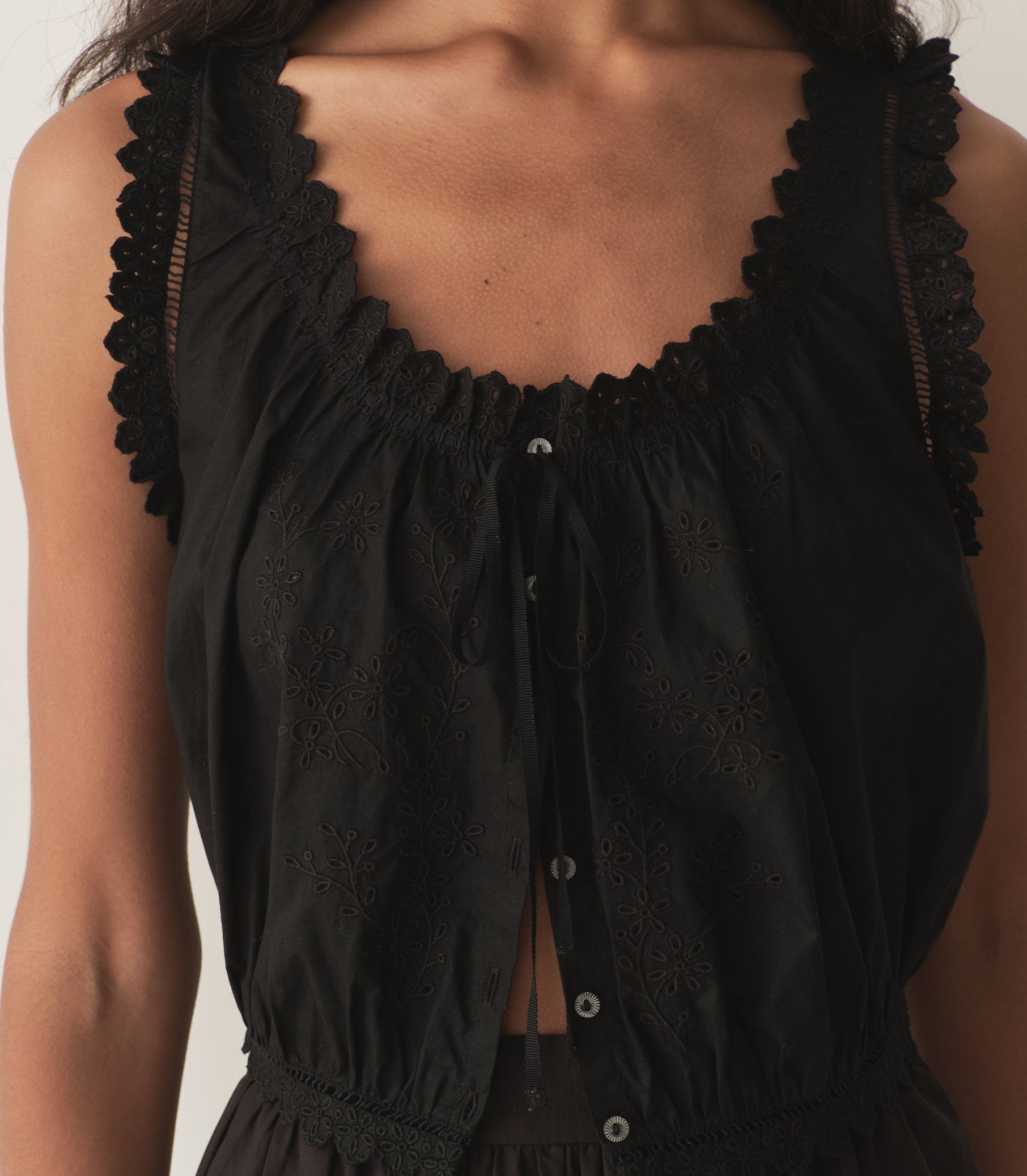 DÔEN Women Traveler Top - Black