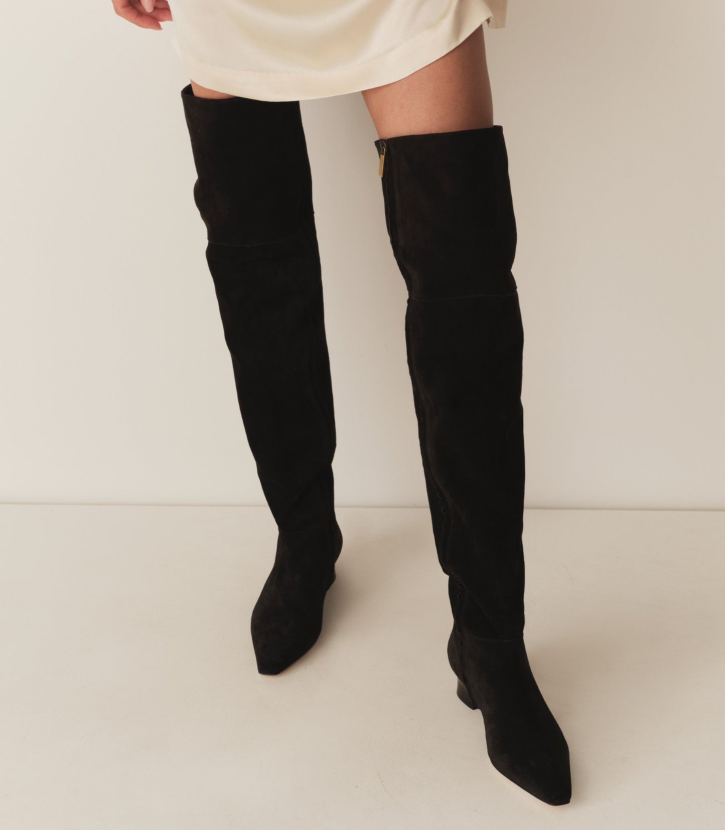 DÔEN Women Cambria Boot - Black Suede