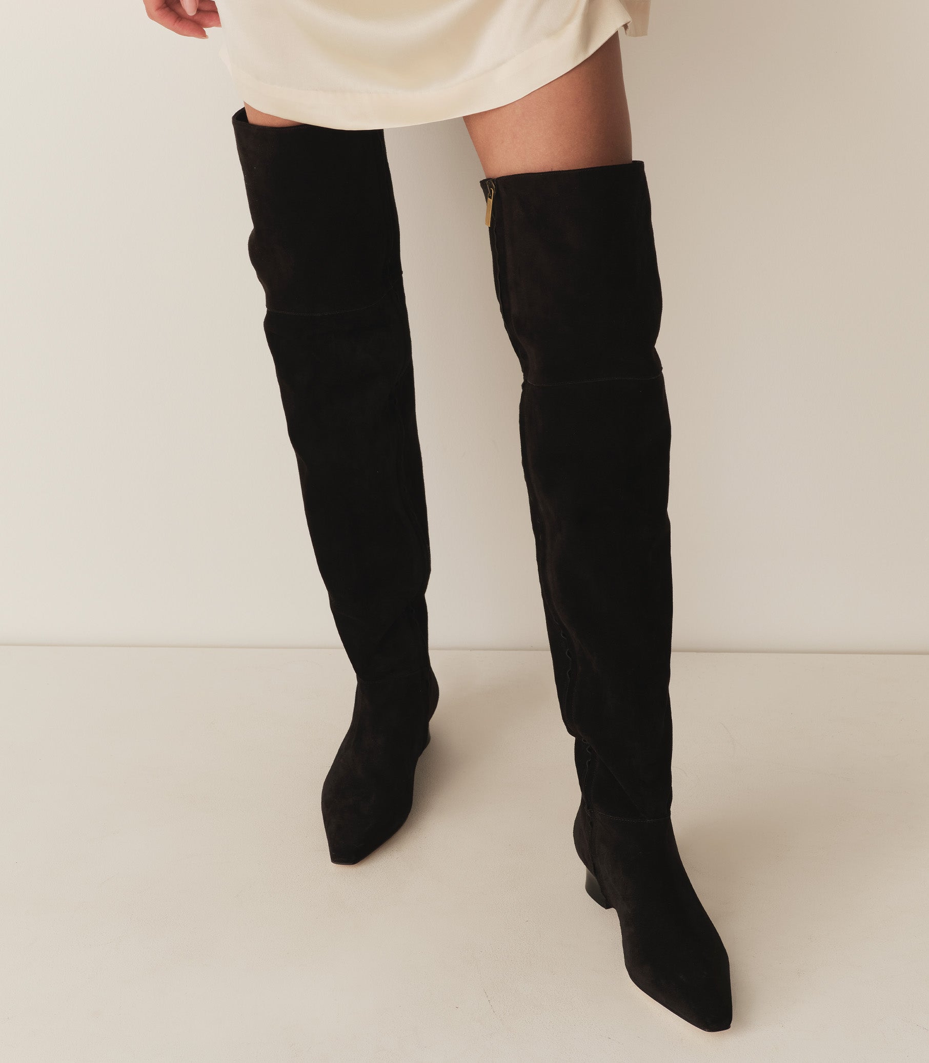DÔEN Women Cambria Boot - Black Suede