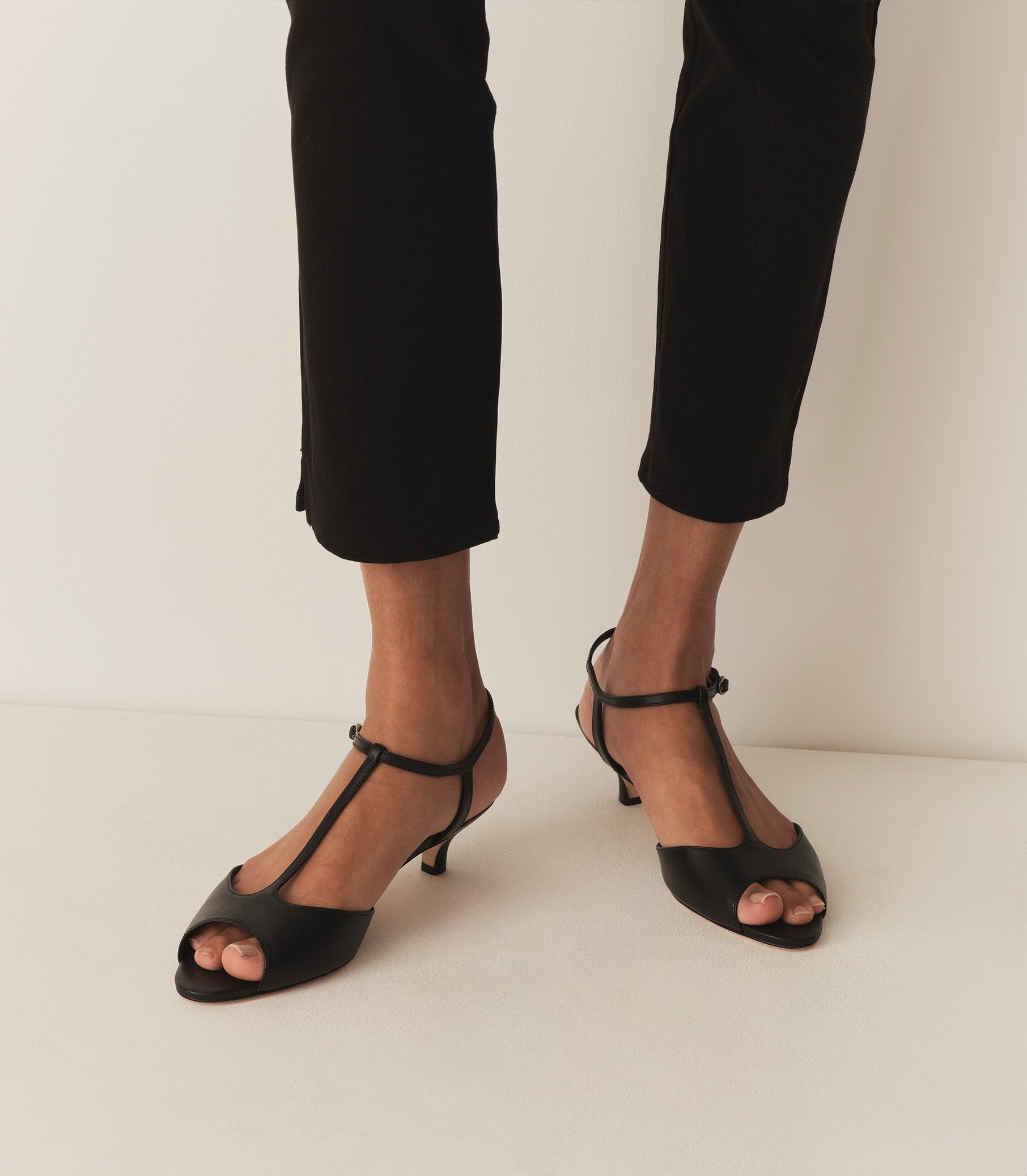 DÔEN Women Maisie T-Strap - Black Box Calf