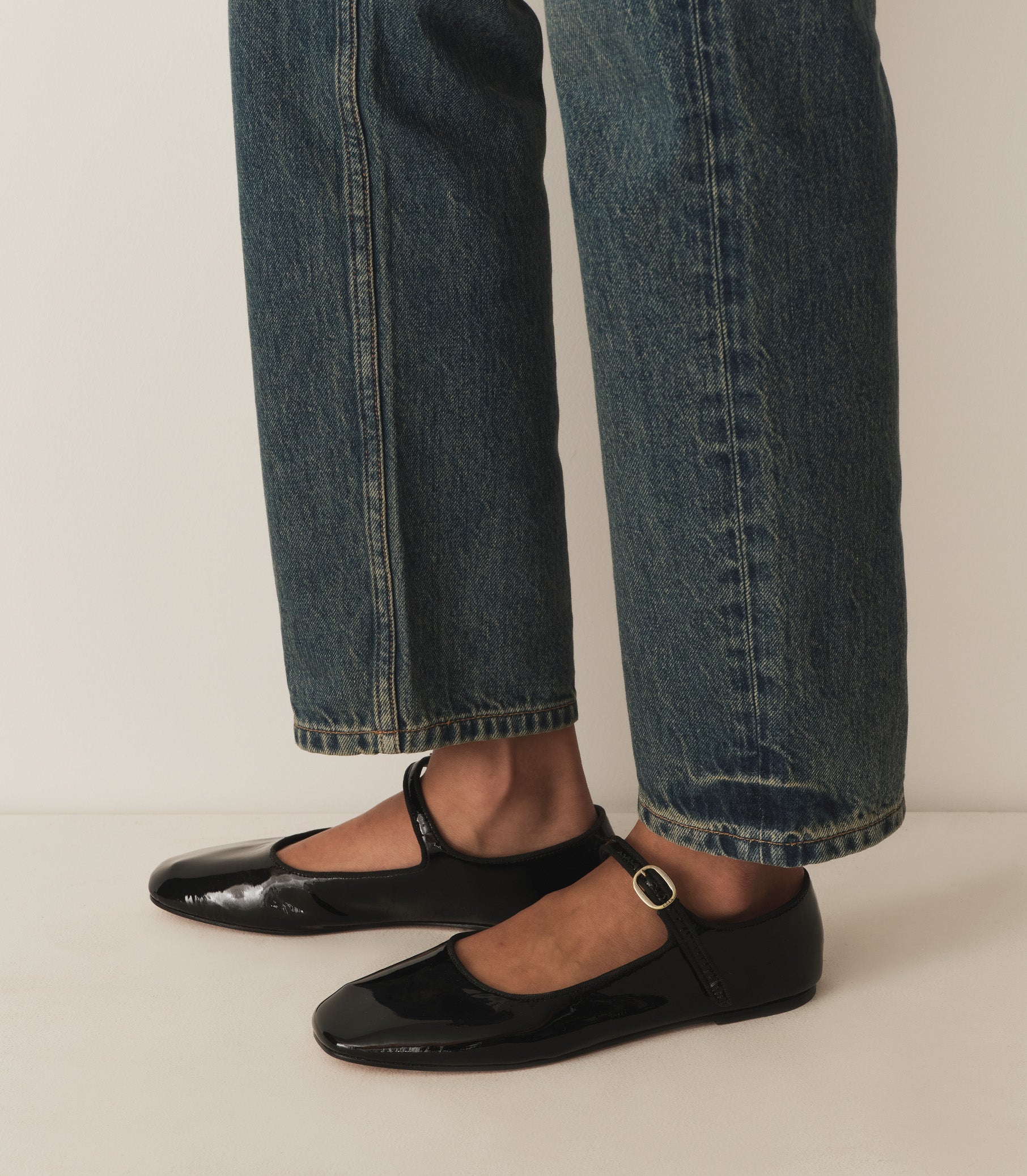 DÔEN Women Mary Jane Slipper - Black Patent