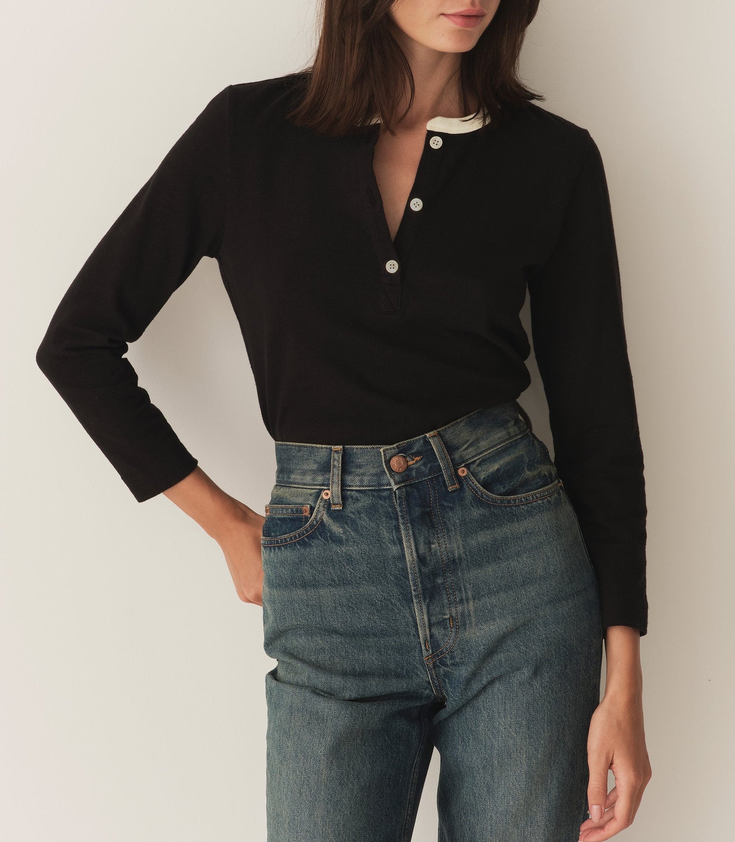 DÔEN Women Clover Tee - Black