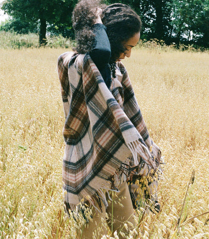 DÔEN Women Kent Cape - Maclaine Plaid