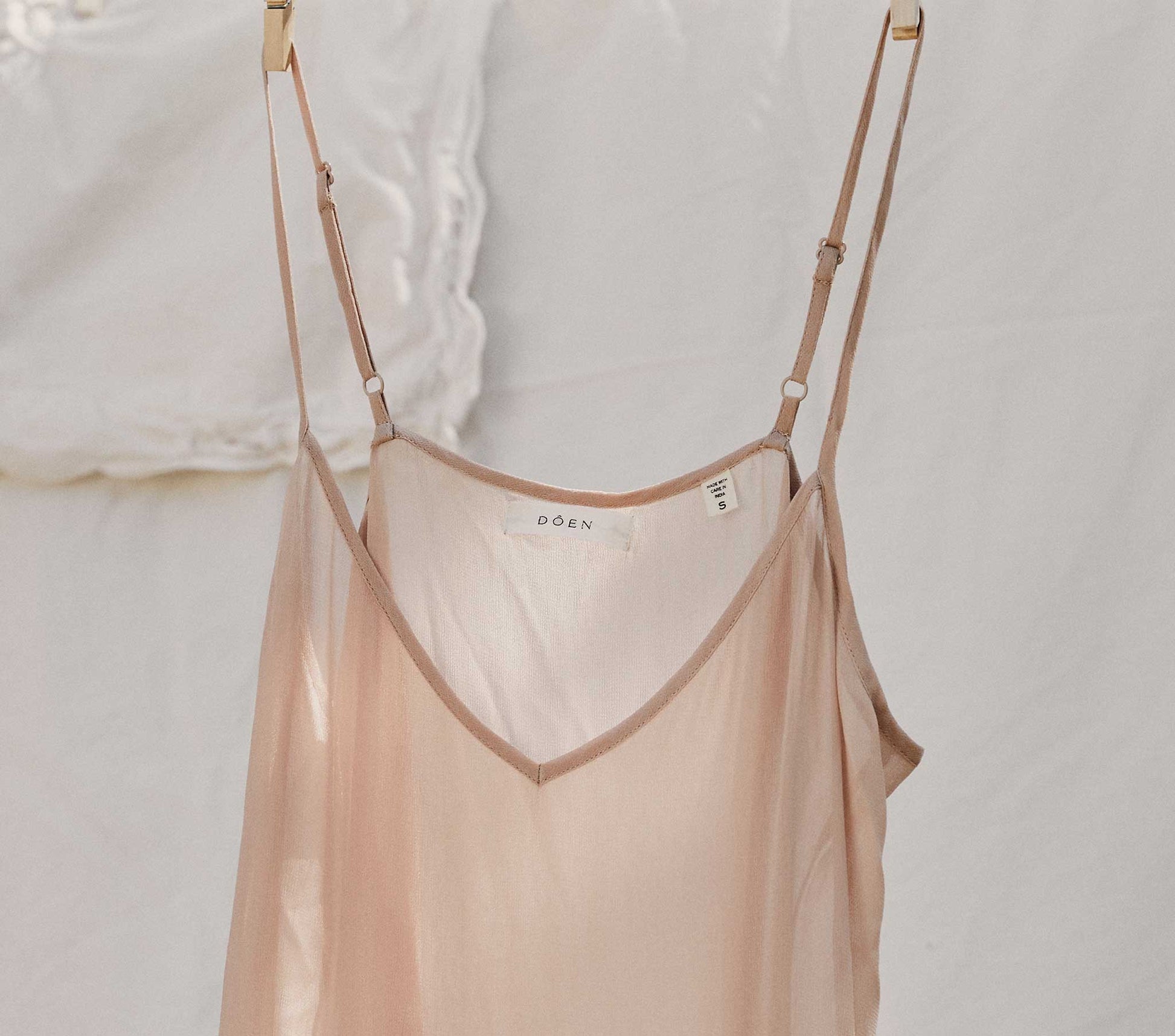 DÔEN Women Short Deep V-Neck Slip - Conch