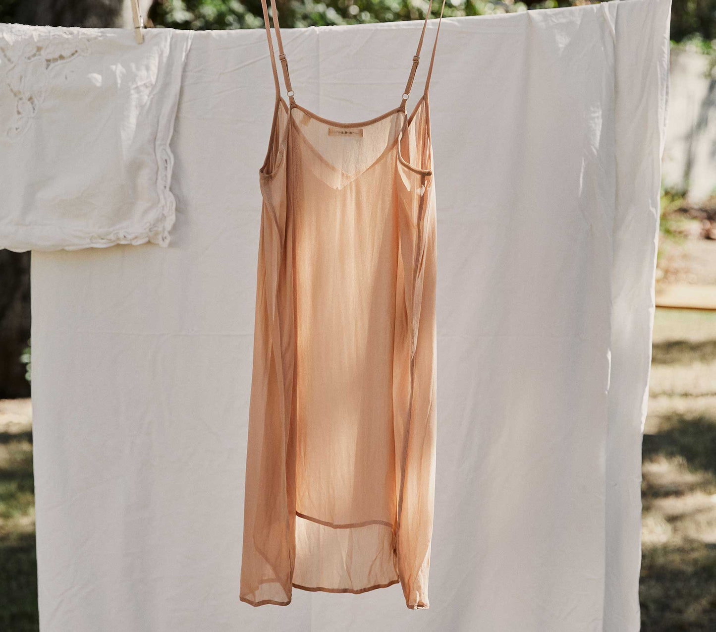 DÔEN Women Short Deep V-Neck Slip - Sand Dollar