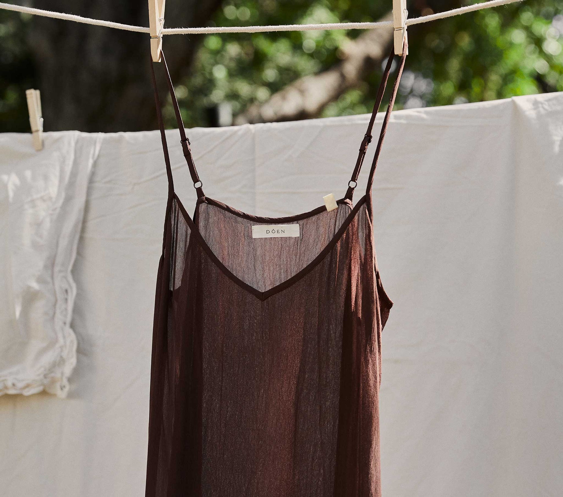 DÔEN Women Short Deep V-Neck Slip - Umber