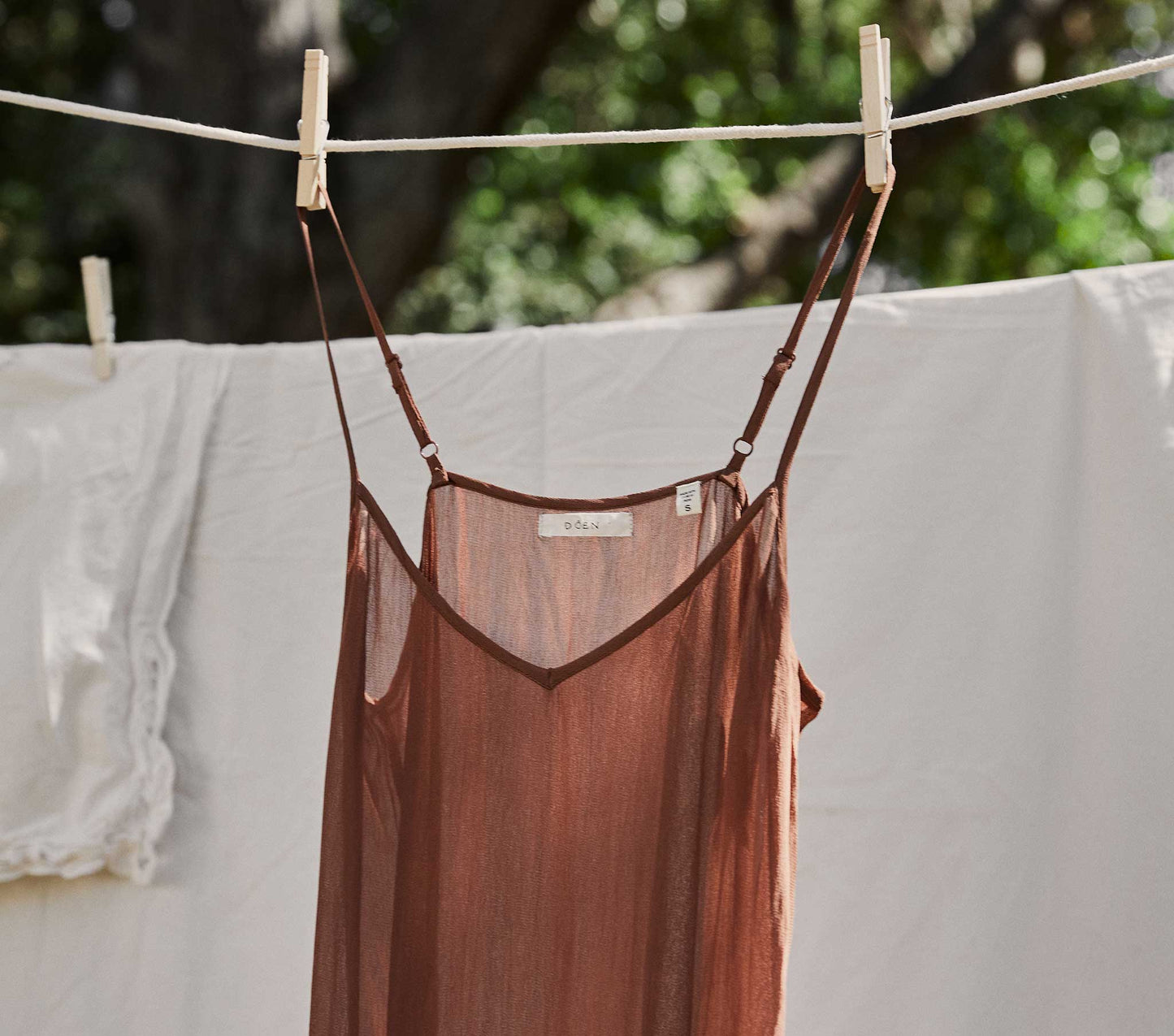 DÔEN Women Short Deep V-Neck Slip - Carob
